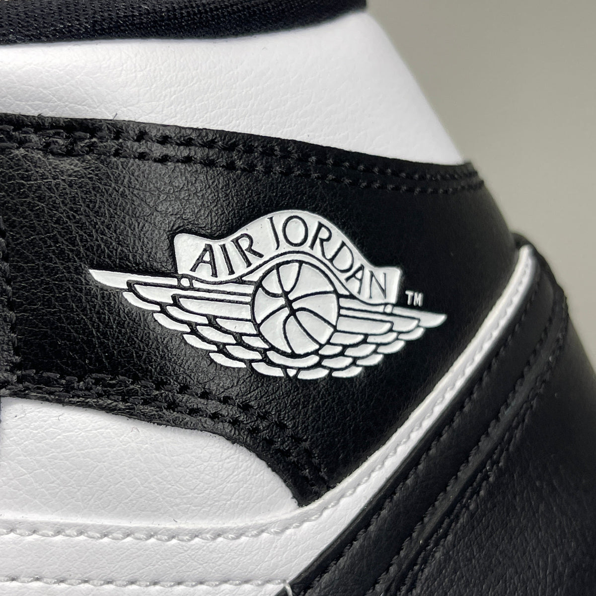 NIKE AIR JORDAN 1 Mid Panda Shoe Women's Sz 7 Black / White DV0991-101 (New)