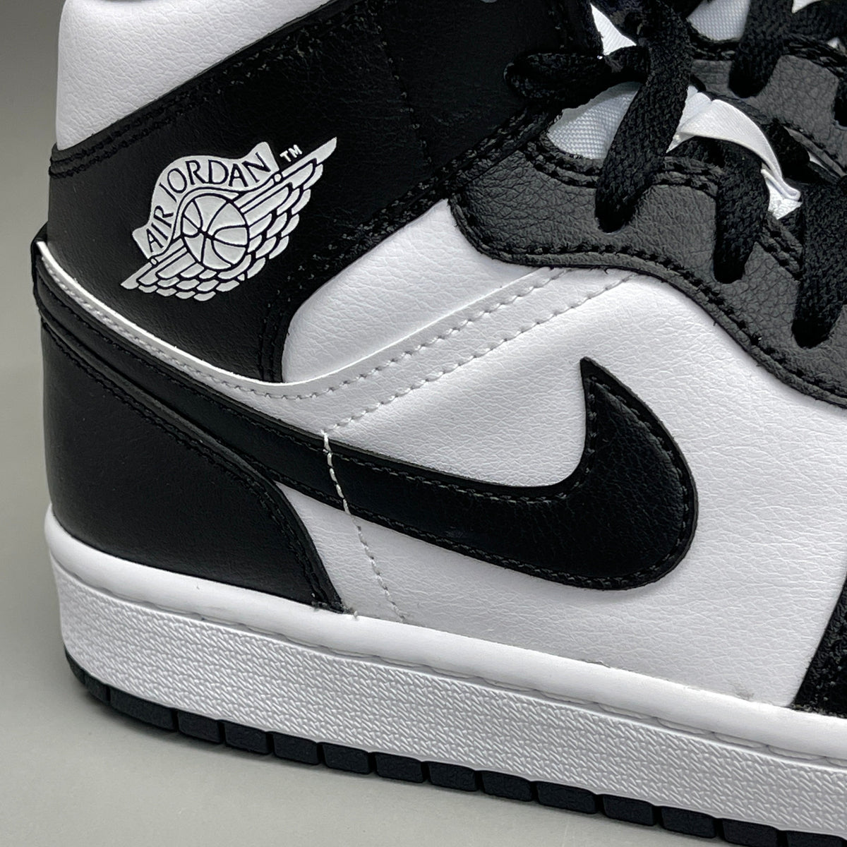 NIKE AIR JORDAN 1 Mid Panda Shoe Women's Sz 7 Black / White DV0991-101 (New)